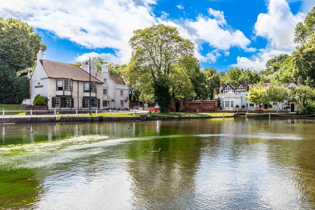 Greyhound Hotel Carshalton Εξωτερικό φωτογραφία